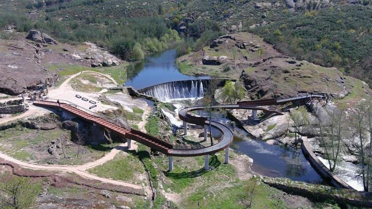 Vila Da Laje - Onde A Natureza O Envolve - Serra Da Estrela โอลีเวราดวสปิตาล ภายนอก รูปภาพ